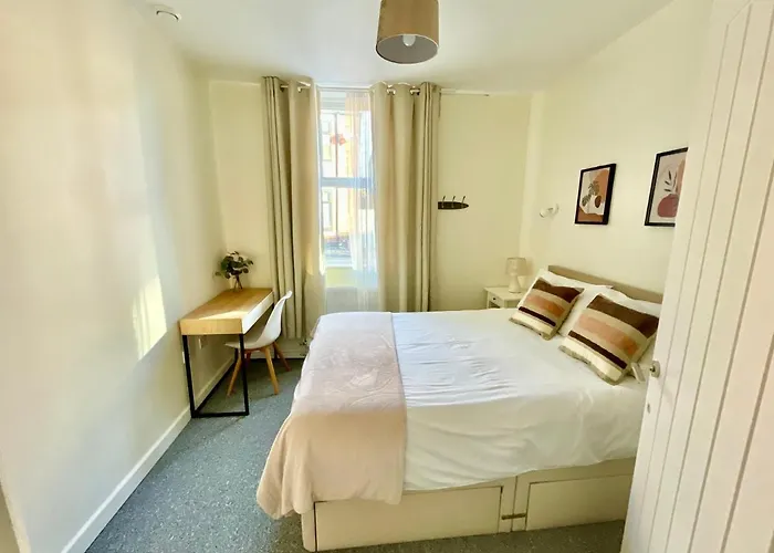 The Corner House - Modern Chesterfield Town Centre Apartments