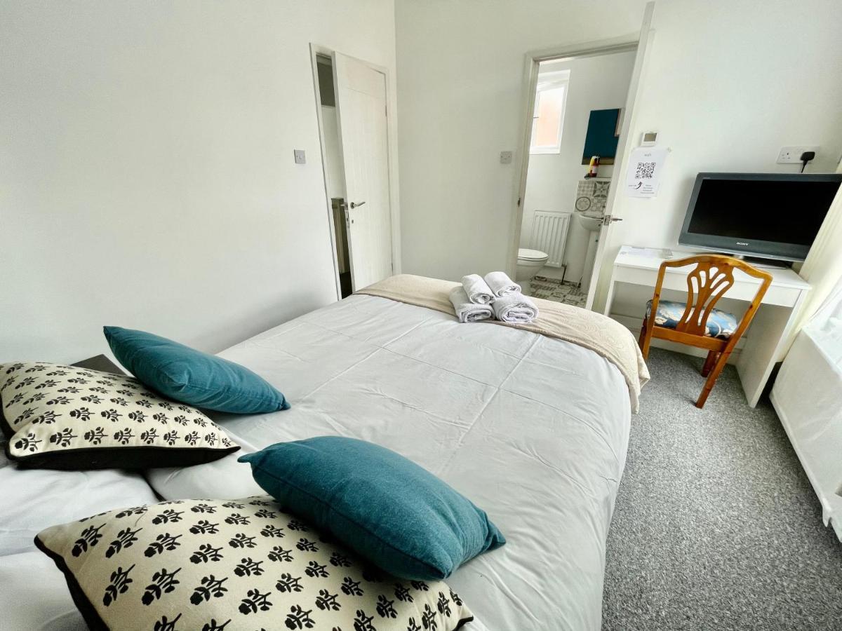 The Corner House - Modern Town Centre Chesterfield